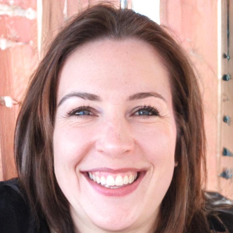 Portrait de Sophie Moreau, Experte en Cybersécurité